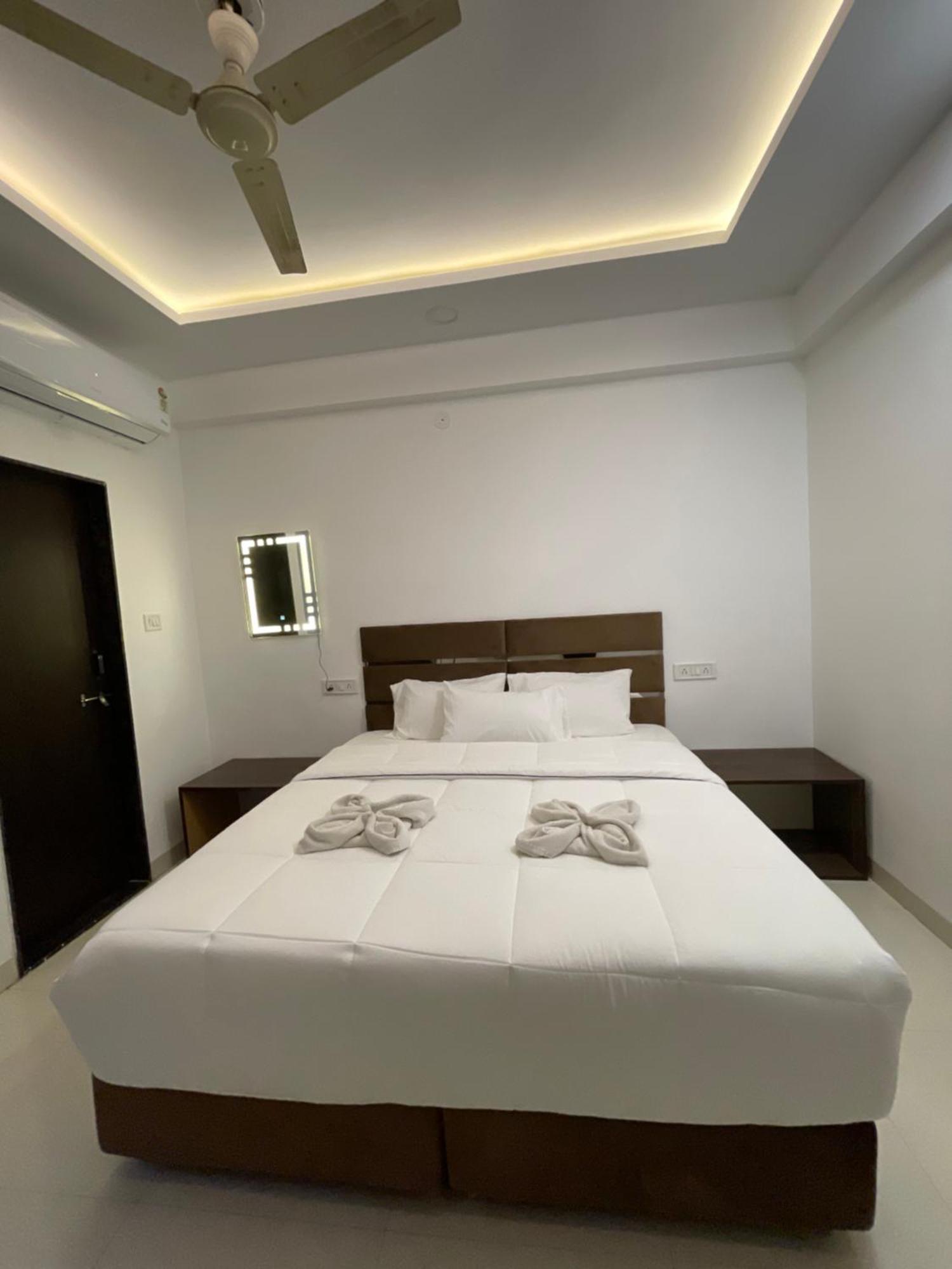 Hotel Kiwi Inn Vijaynagar Scheme 78 Індаур Екстер'єр фото