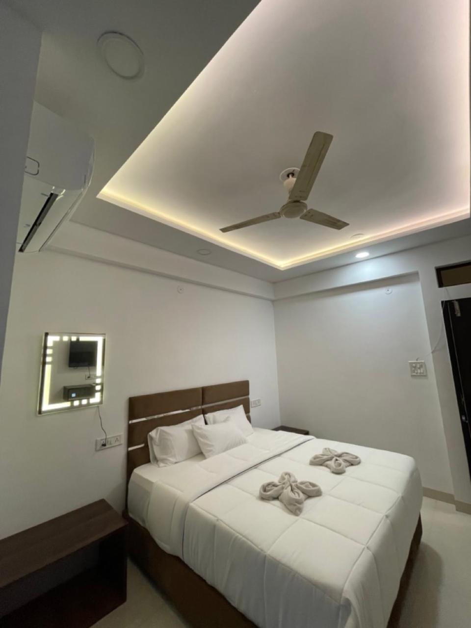 Hotel Kiwi Inn Vijaynagar Scheme 78 Індаур Екстер'єр фото