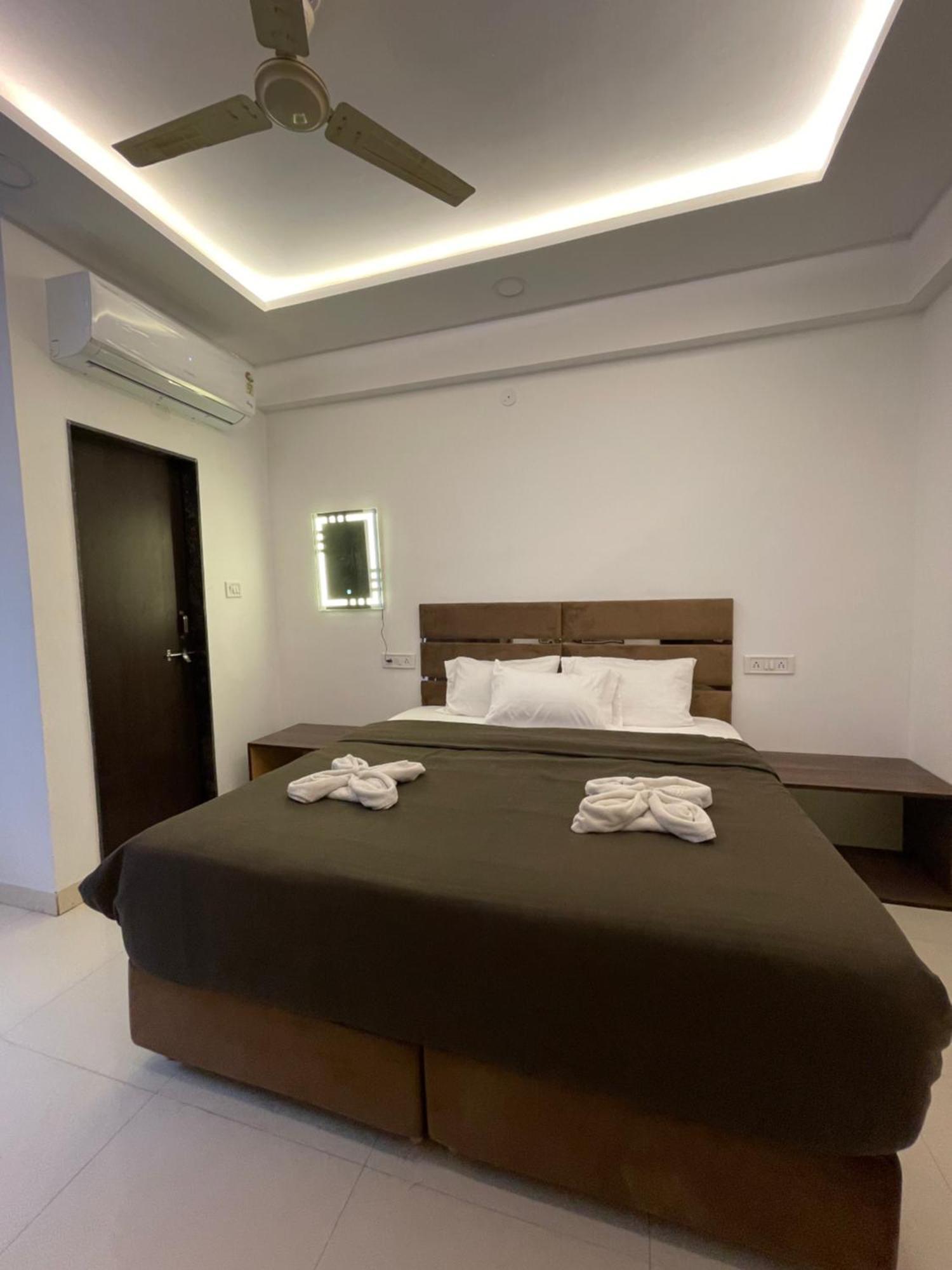 Hotel Kiwi Inn Vijaynagar Scheme 78 Індаур Екстер'єр фото
