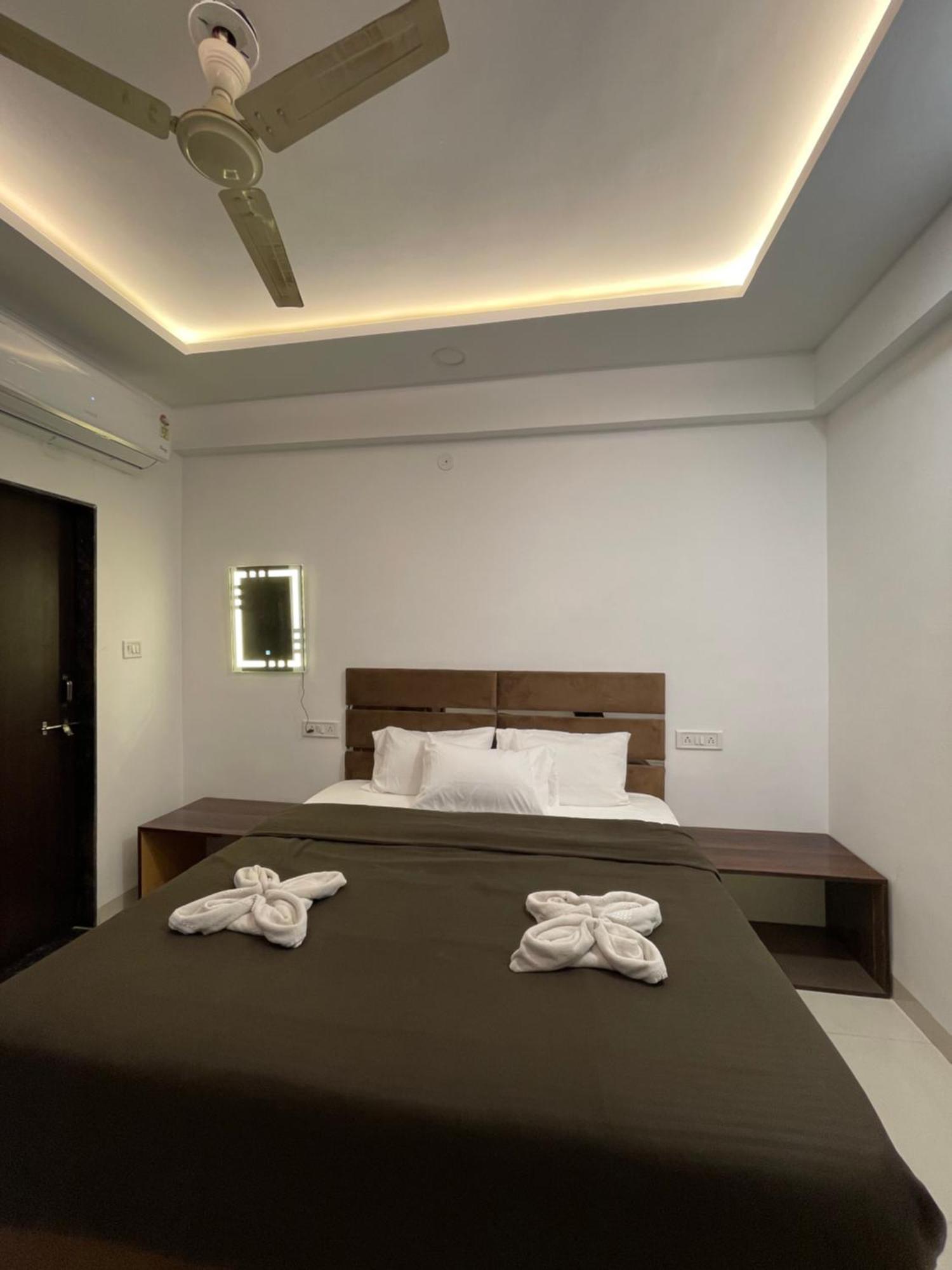 Hotel Kiwi Inn Vijaynagar Scheme 78 Індаур Екстер'єр фото